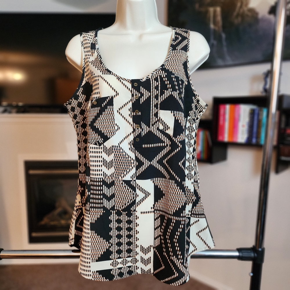 Le Chateau abstract print tank top blouse sz S